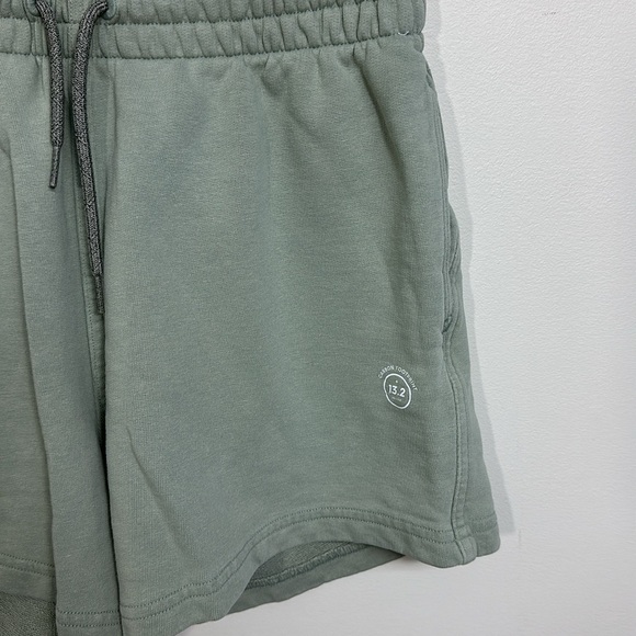 Allbirds Women's R&R Sweat Short Havy Pine Medium - Picture 4 of 7